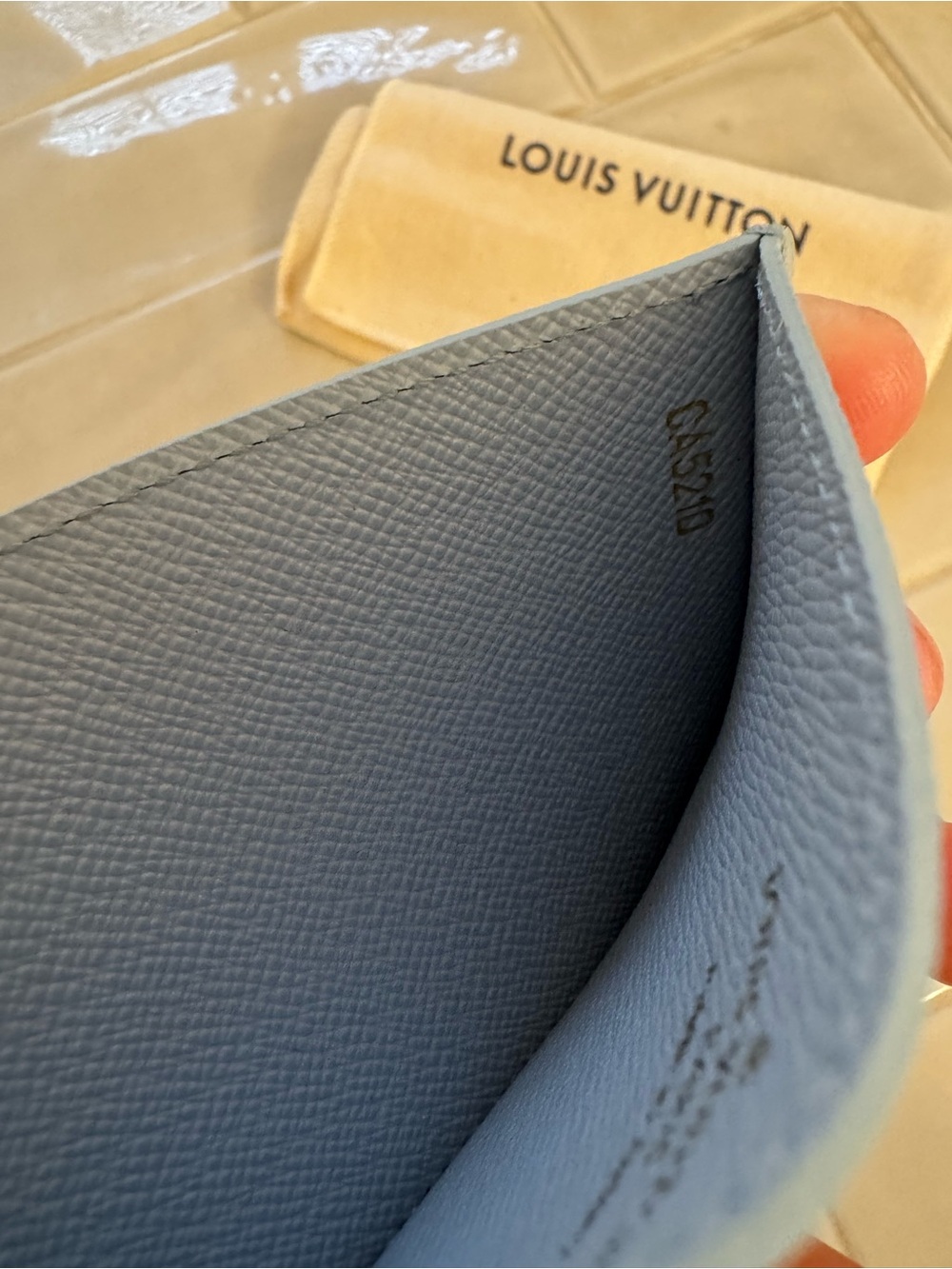 Authentic Louis Vuitton Damier Azur Canvas Card Holder in Light Blue - Picture 4 of 5